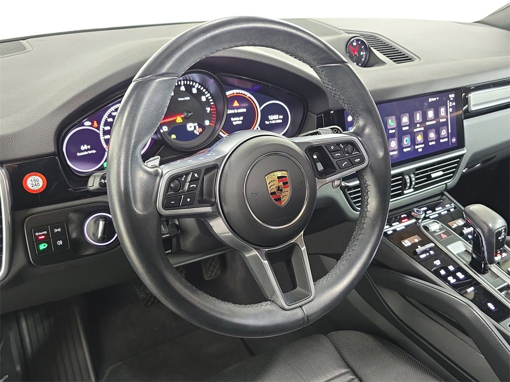 Used 2023 Porsche Cayenne Platinum Edition image 4
