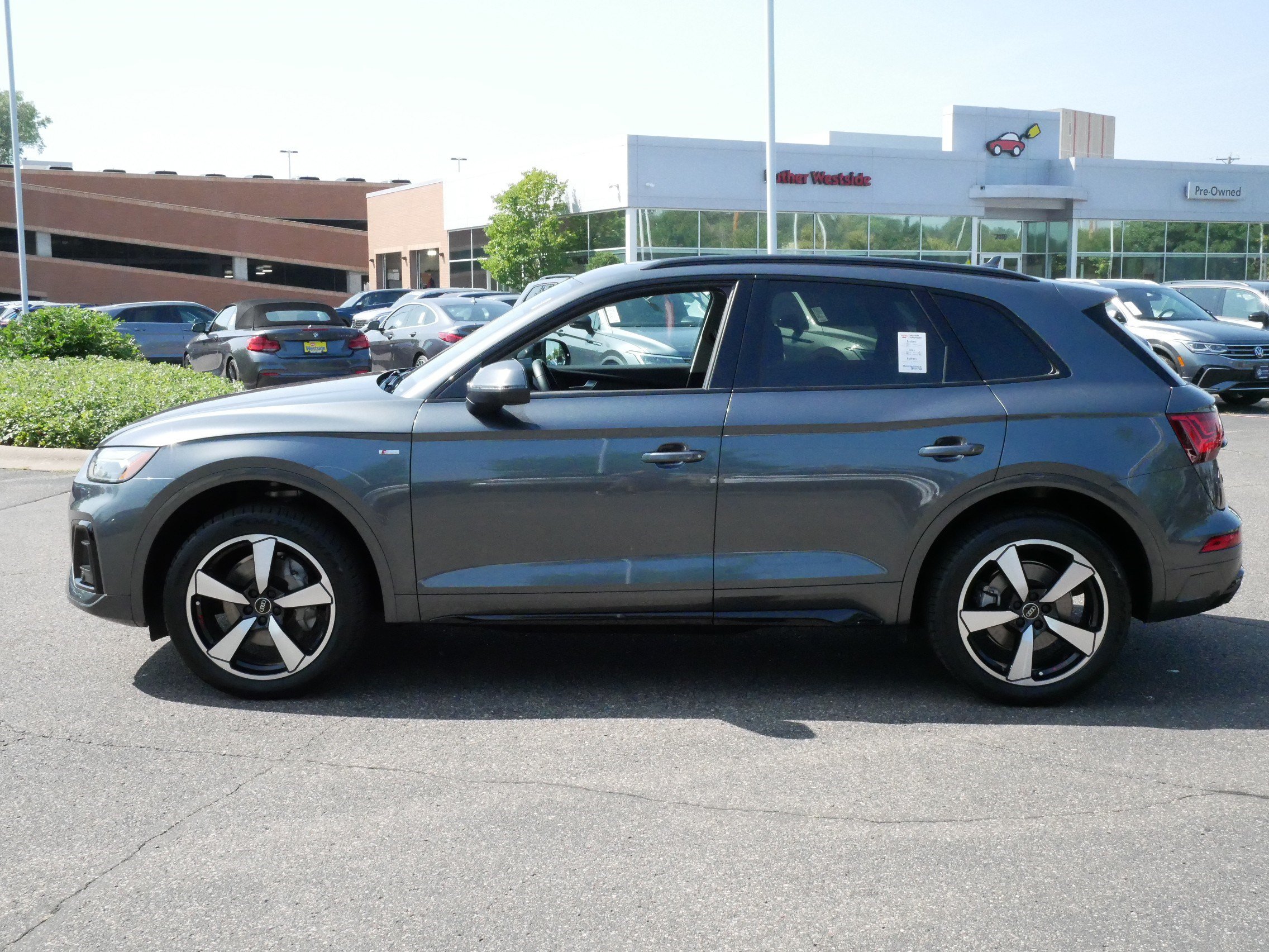 Used 2023 Audi Q5 2.0T Premium Plus w/ Premium Plus Package AWD/4WD image 4