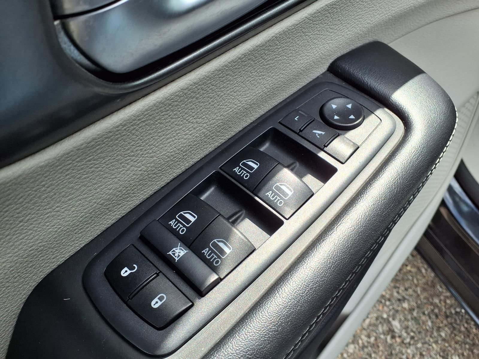 Used 2019 Chrysler Pacifica Limited FWD image 15