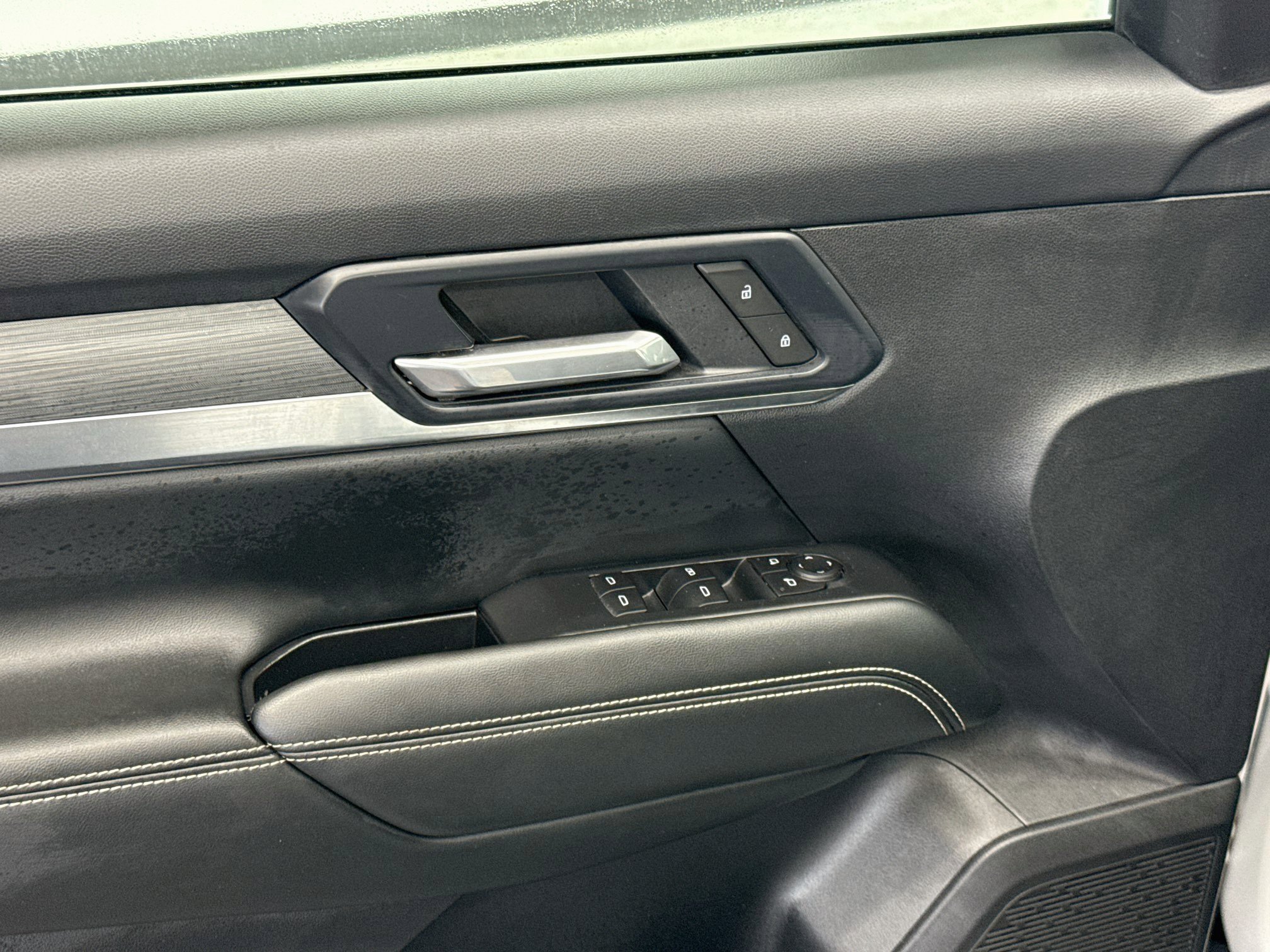 Used 2025 GMC Terrain Elevation FWD image 15