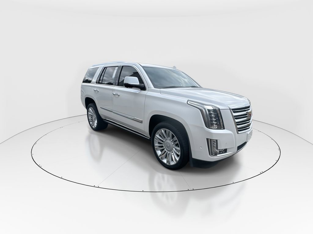 Used 2020 Cadillac Escalade Platinum image 2