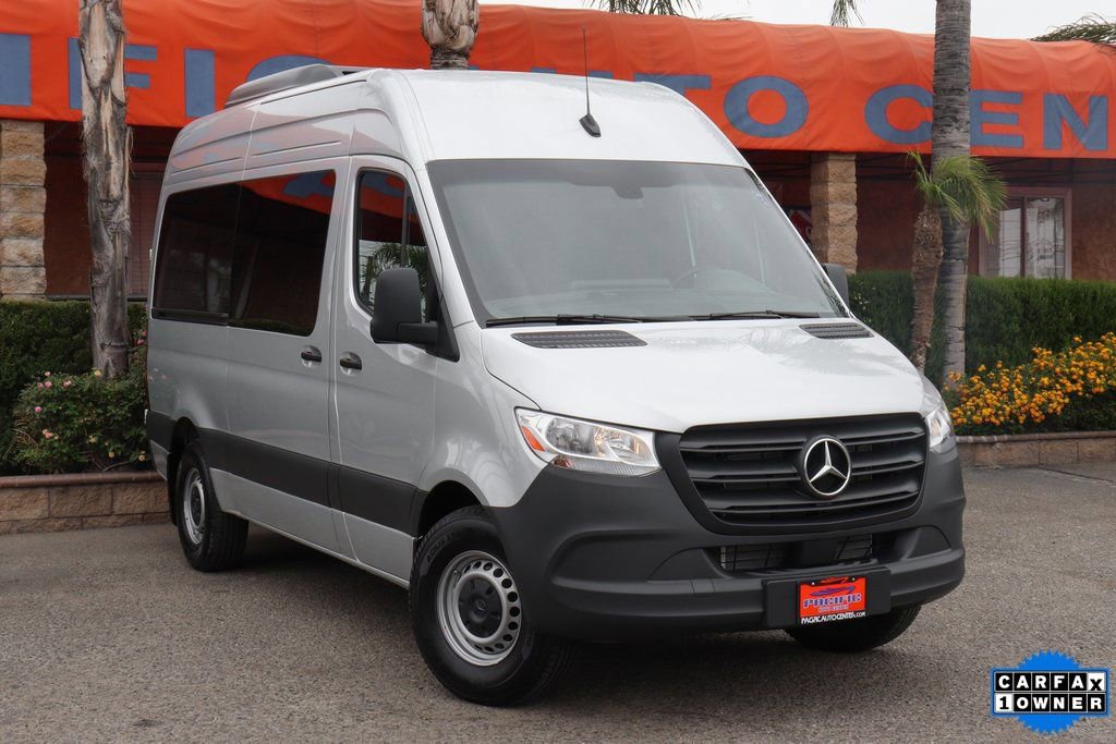 Used 2024 Mercedes-Benz Sprinter 2500 image 2