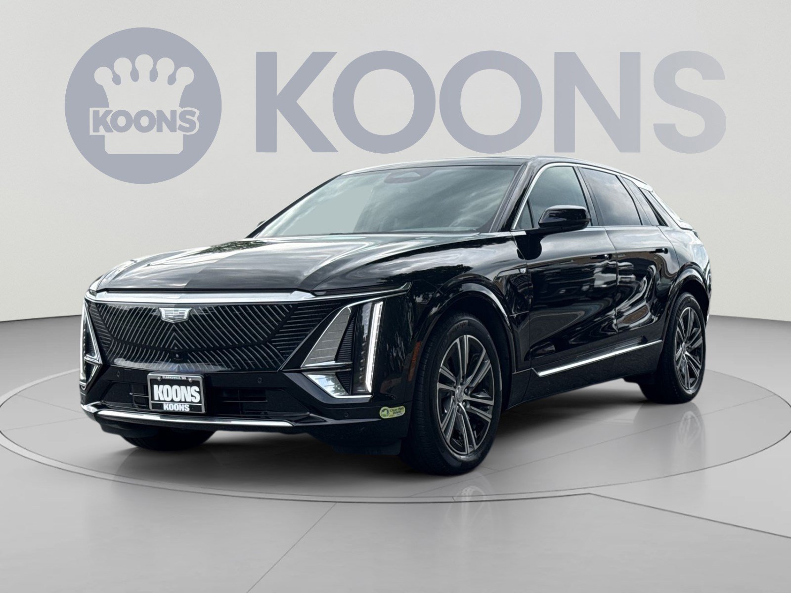 Used 2024 Cadillac Lyriq Luxury w/ LPO, Floor Liner Package AWD/4WD image 1