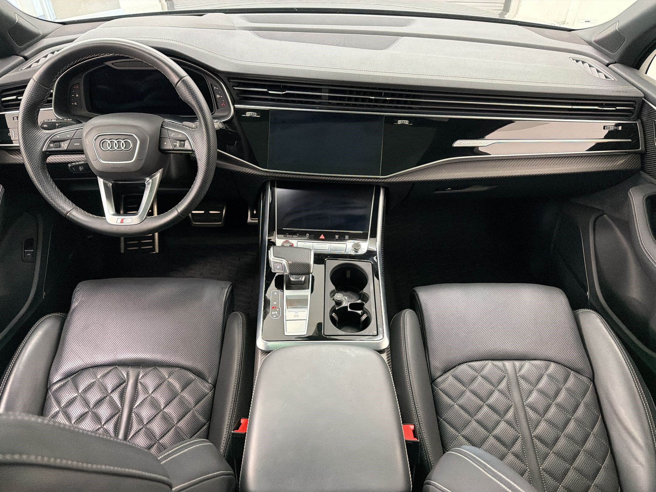 Used 2025 Audi SQ7 Prestige AWD/4WD image 16