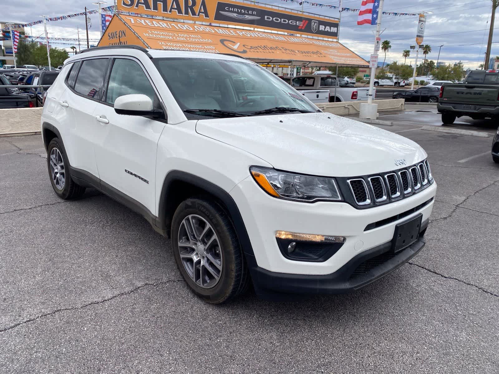 Used 2018 Jeep Compass Latitude w/ Popular Equipment Group FWD image 3