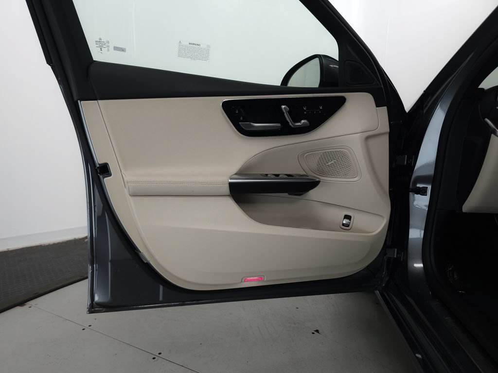 Certified 2026 Mercedes-Benz C 300 4MATIC Sedan image 5