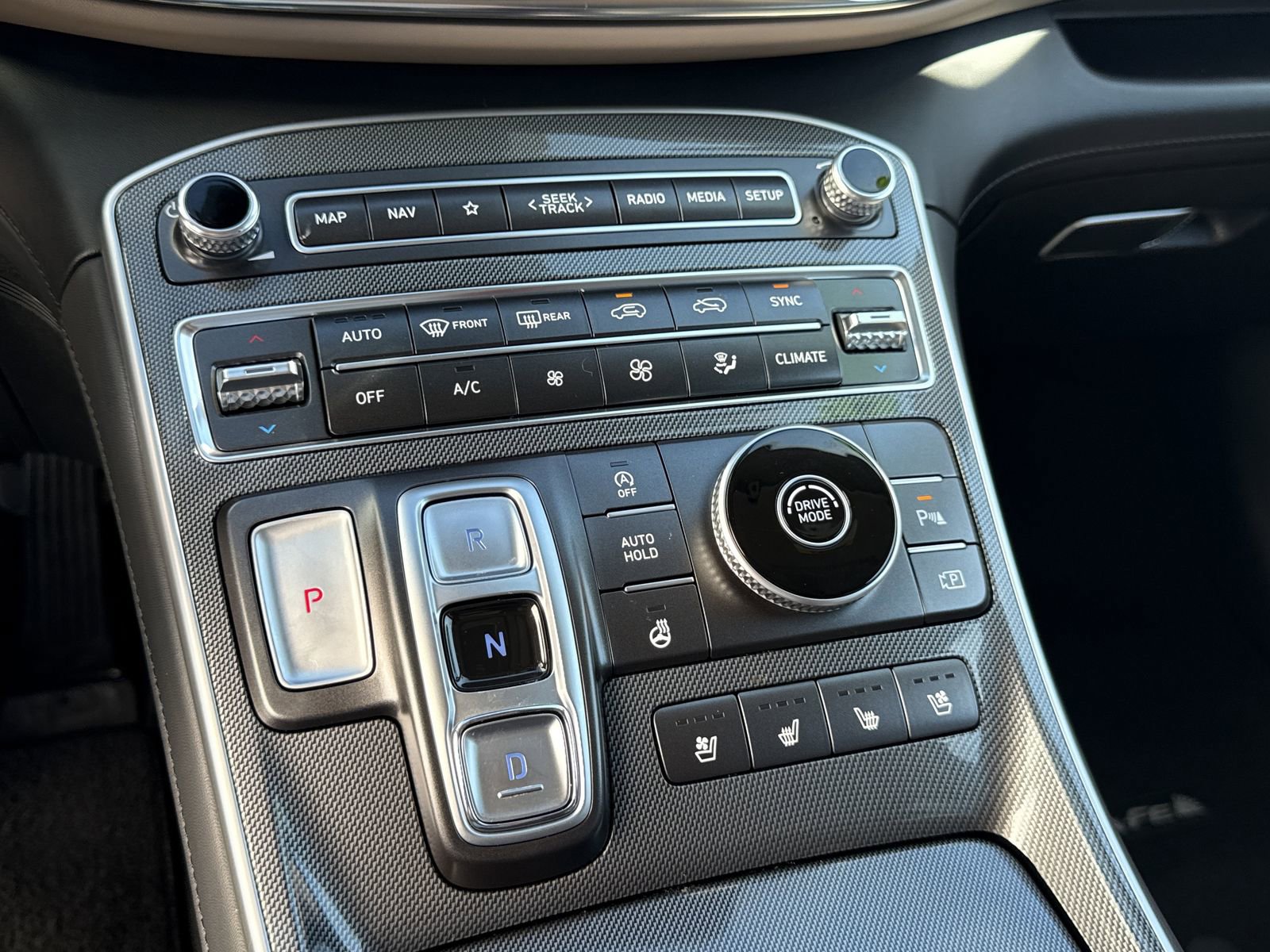 Used 2021 Hyundai Santa Fe Limited image 22