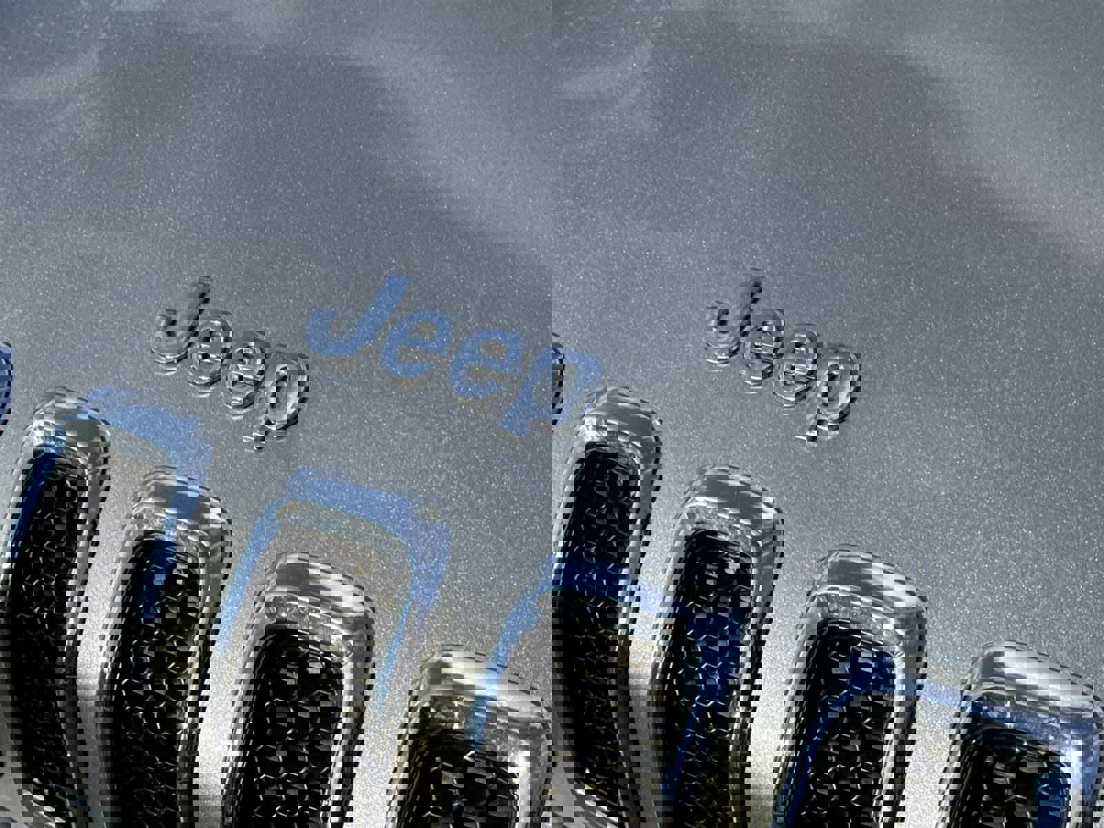 Used 2016 Jeep Cherokee Latitude w/ Cold Weather Group image 10