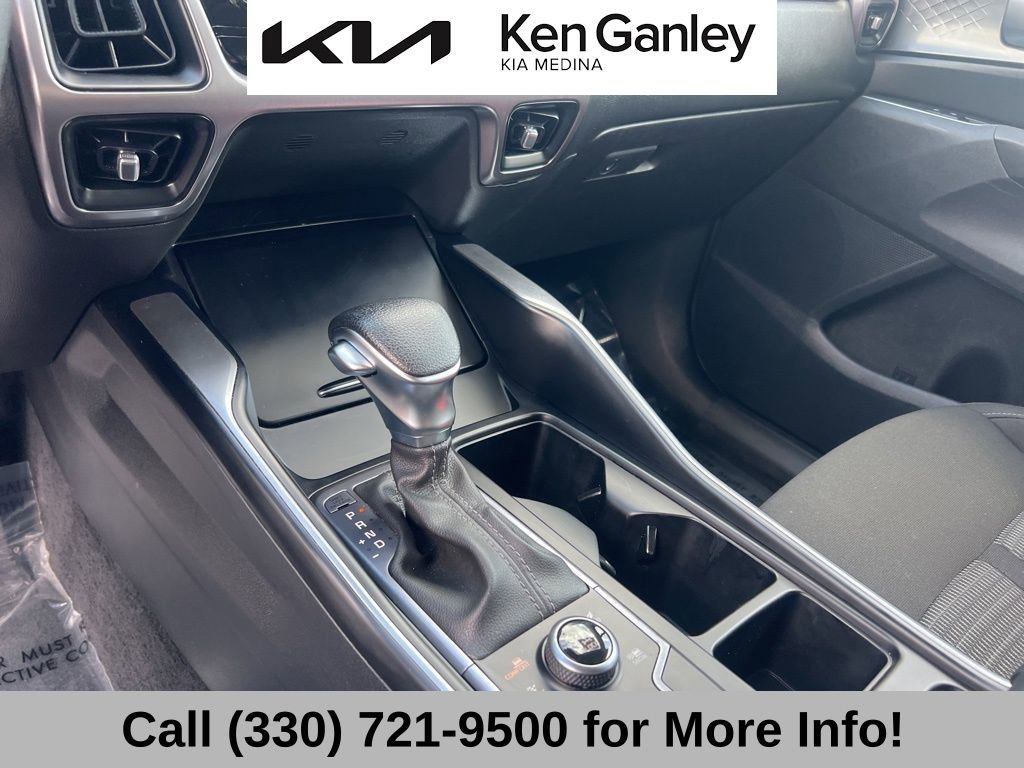 Used 2023 Kia Sorento LX AWD/4WD image 35
