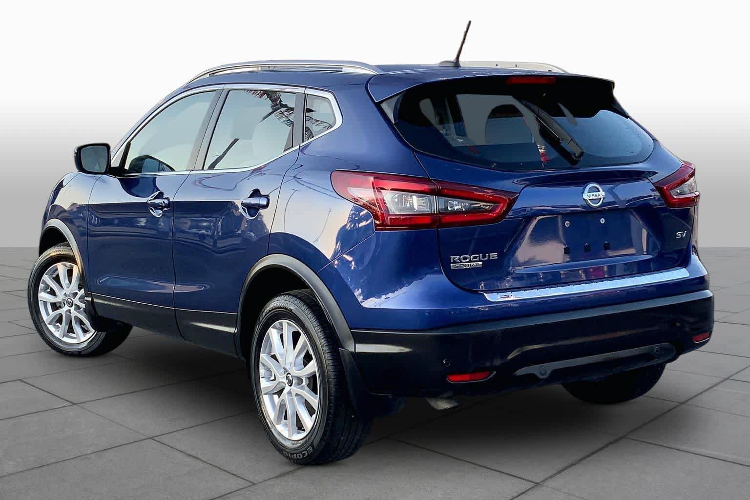 Used 2022 Nissan Rogue Sport SV FWD image 12