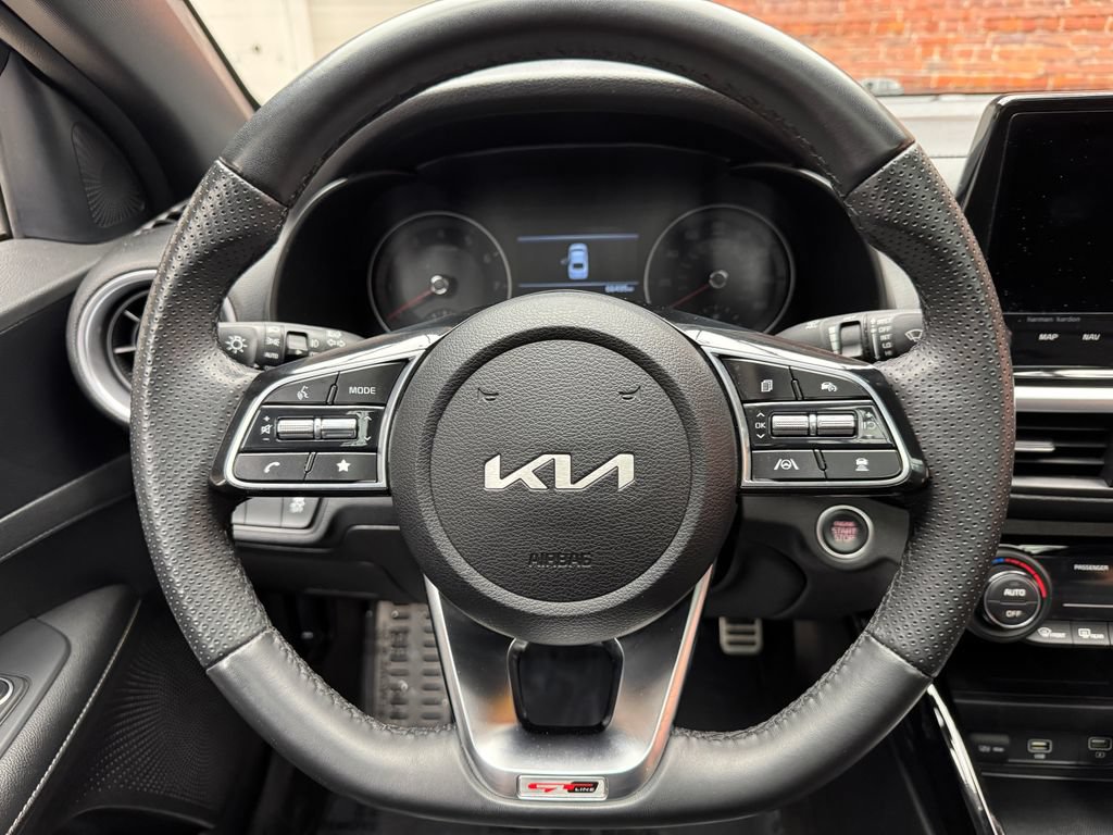 Used 2023 Kia Forte GT-Line w/ GT-Line Premium Package FWD image 14