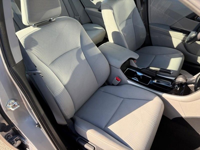 Used 2017 Honda Accord LX image 11