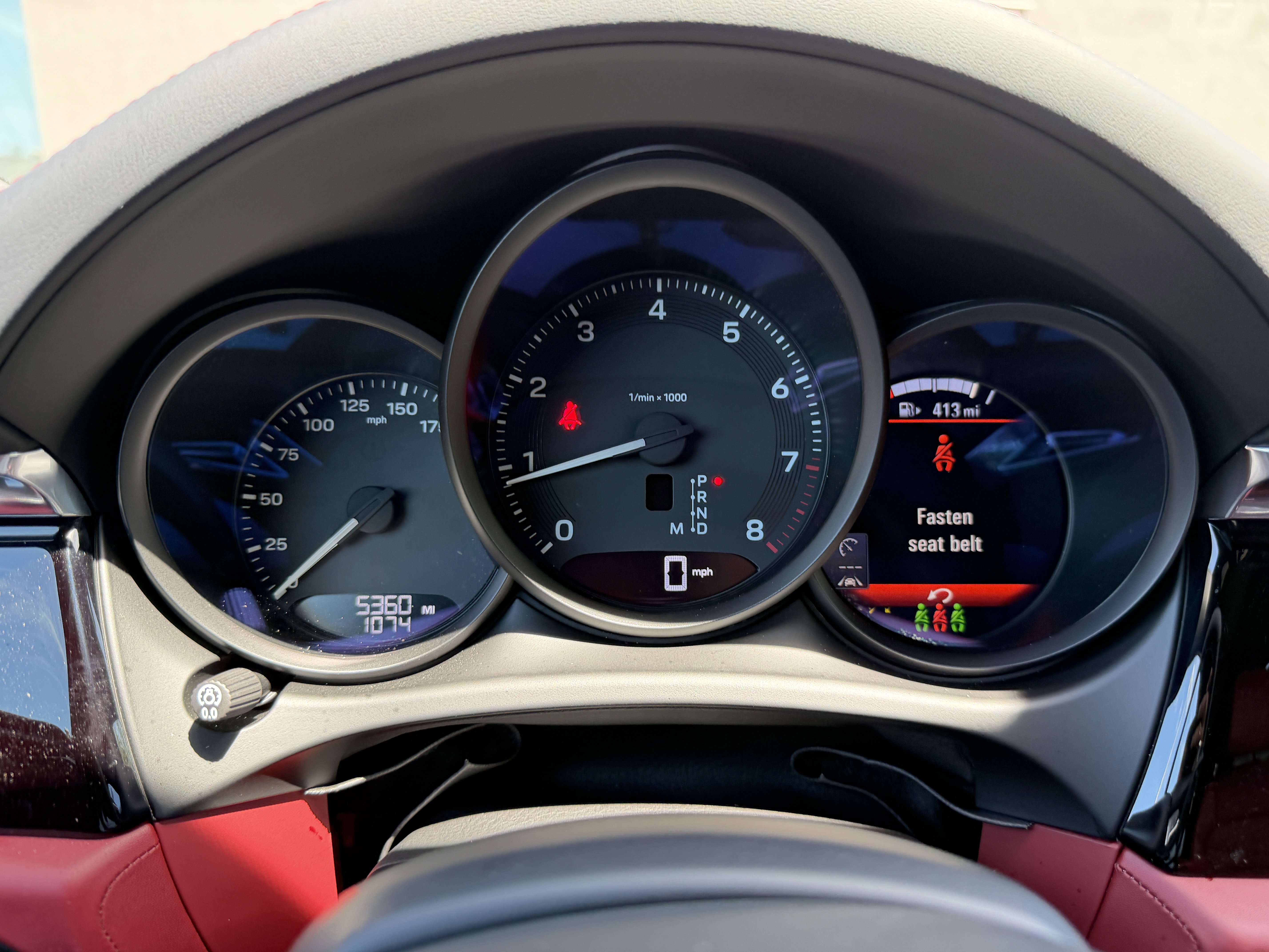 Certified 2025 Porsche Macan image 38
