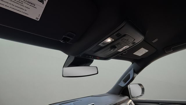 Used 2023 Chevrolet Suburban LT RWD image 27