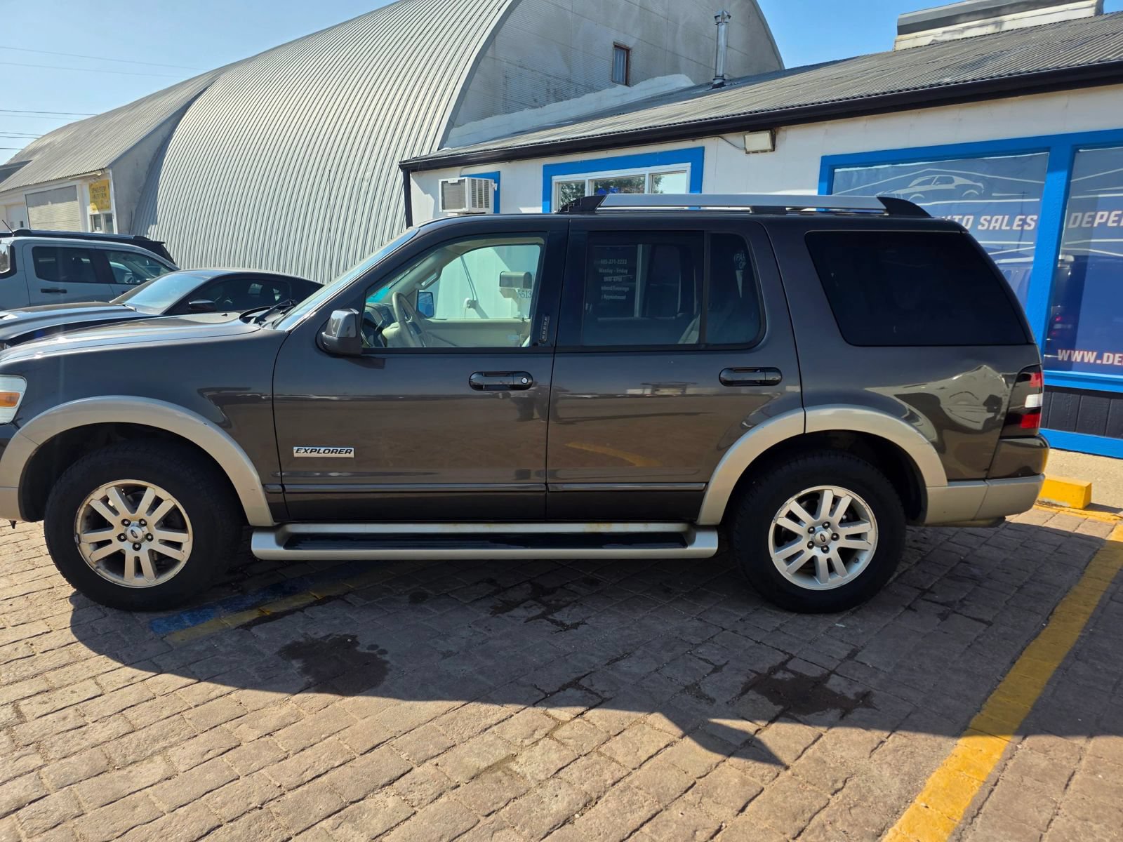 Used 2006 Ford Explorer Eddie Bauer AWD/4WD image 8
