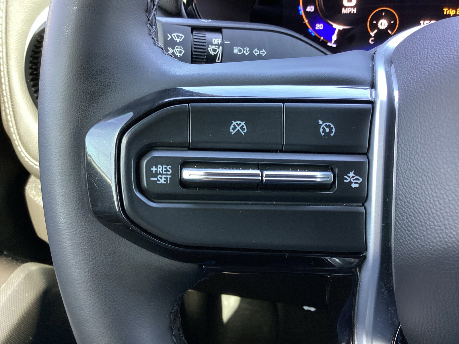 Used 2024 Chevrolet Colorado LT w/ LT Convenience Package II image 18