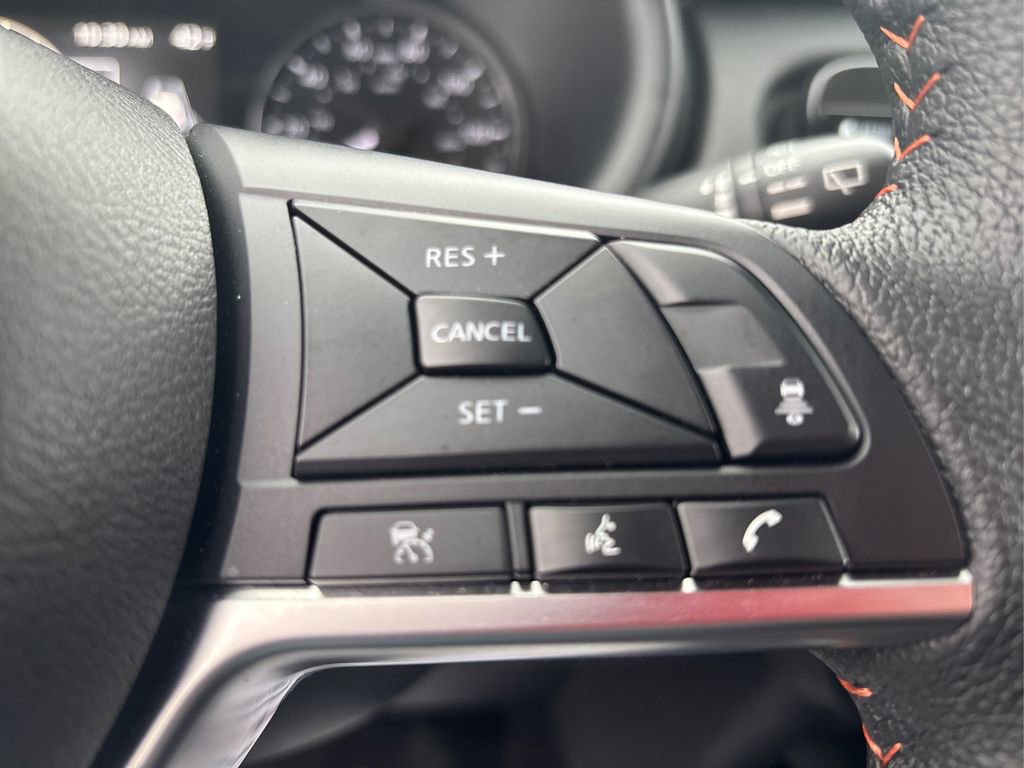 Used 2024 Nissan Kicks SR image 25