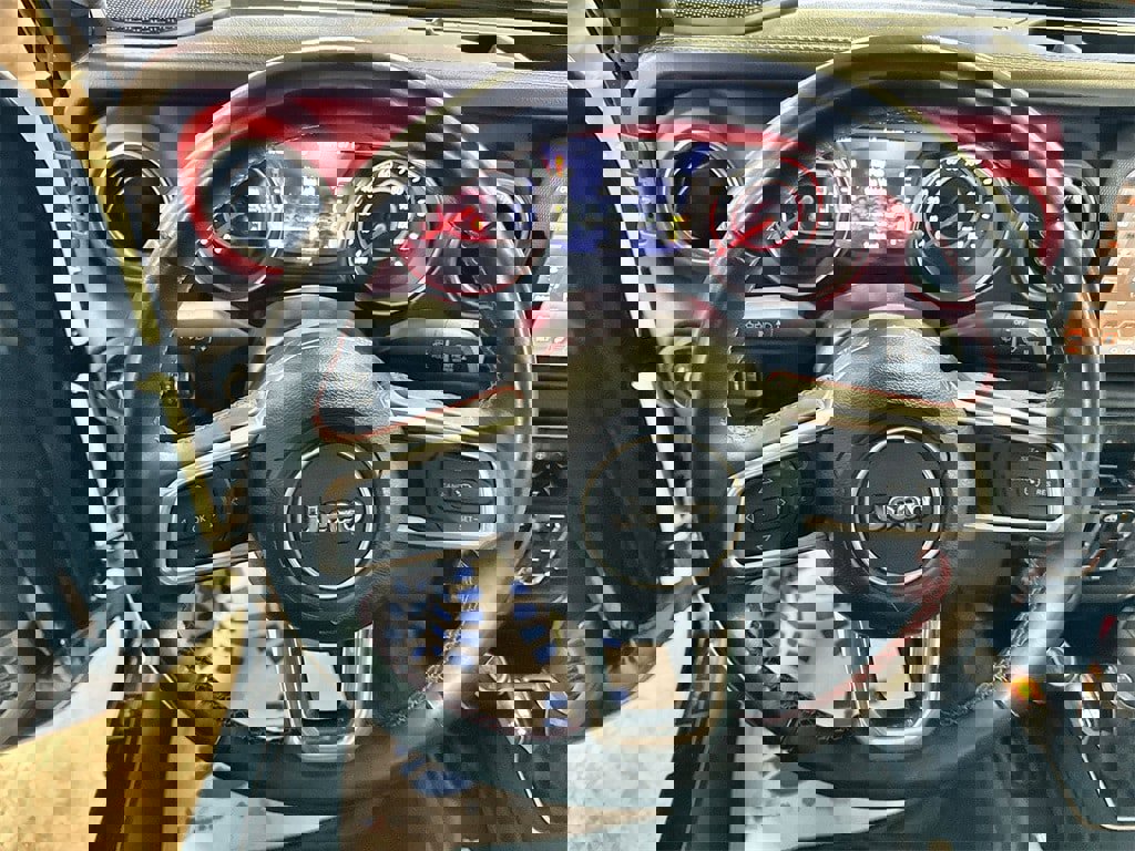 Used 2022 Jeep Gladiator Rubicon w/ Cold Weather Group image 17