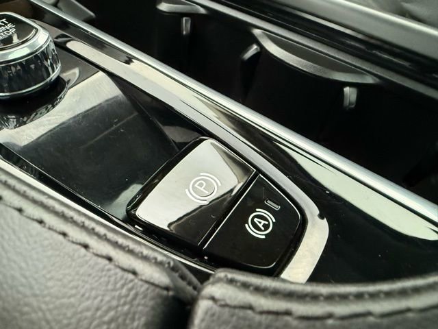 Used 2024 Volvo XC90 B6 Plus w/ Protection Package Premier image 28
