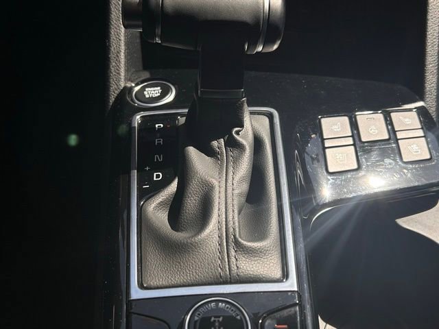 Used 2025 Kia Sportage SX image 32