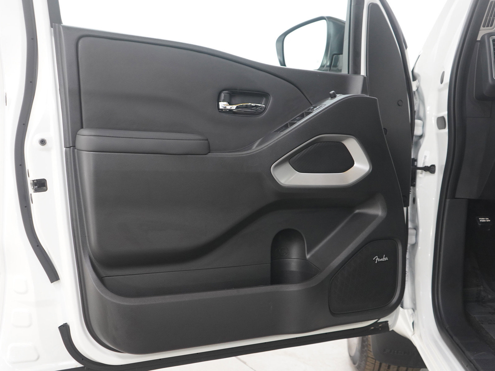 Used 2024 Nissan Frontier SL w/ Technology Package image 21