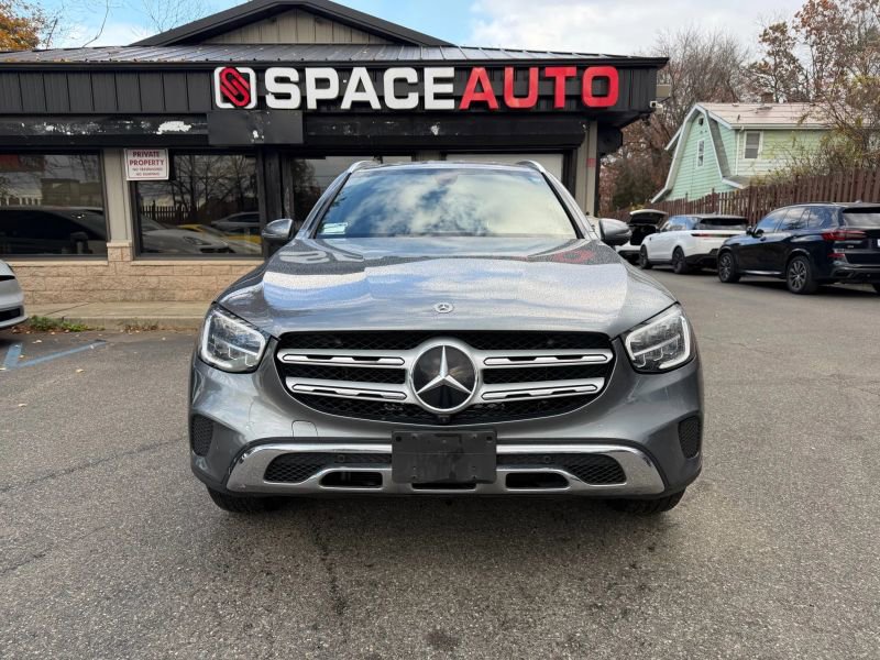 Used 2021 Mercedes-Benz GLC 300 4MATIC image 3