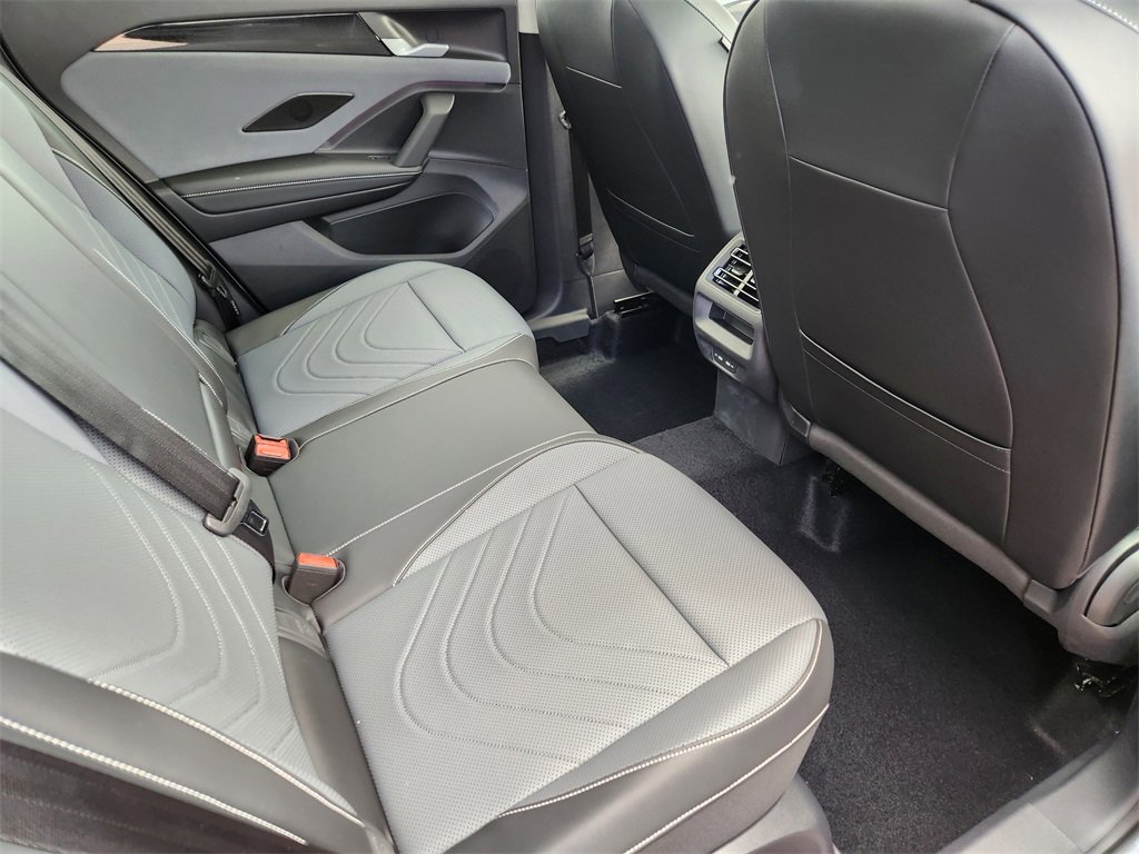 New 2025 Volkswagen Tiguan SE image 20