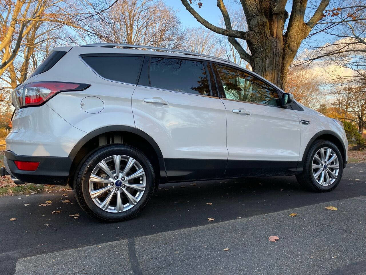 Used 2017 Ford Escape Titanium w/ Canadian Touring Package image 29