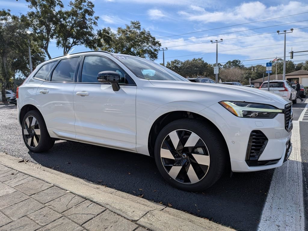 New 2024 Volvo XC60 T8 Plus w/ Protection Package Premier image 14