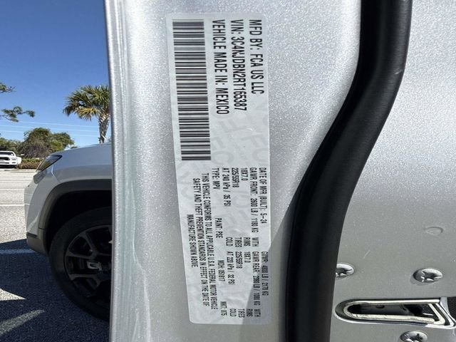 Used 2024 Jeep Compass Latitude w/ Altitude Special Edition image 35