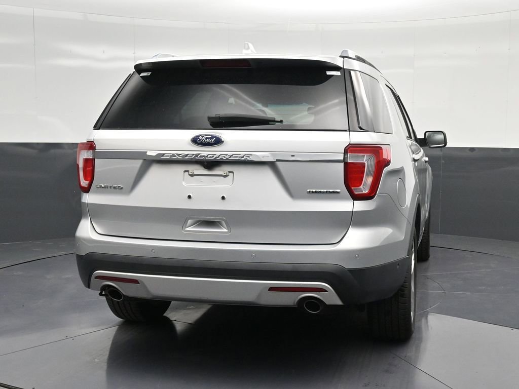 Used 2016 Ford Explorer Limited w/ Equipment Group 301A image 2