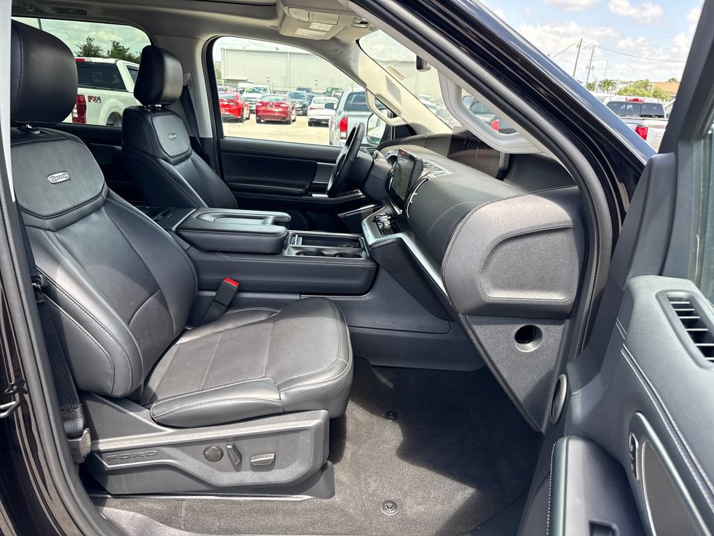 Certified 2025 Ford Expedition Platinum AWD/4WD image 30