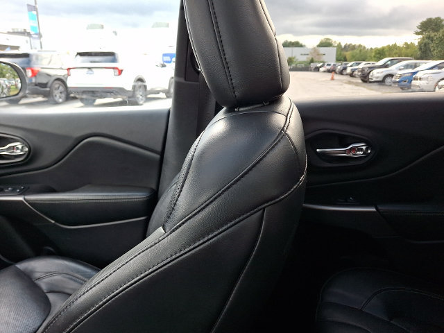 Used 2019 Jeep Cherokee Limited AWD/4WD image 17