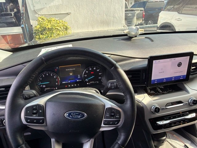 Used 2024 Ford Explorer XLT RWD image 11