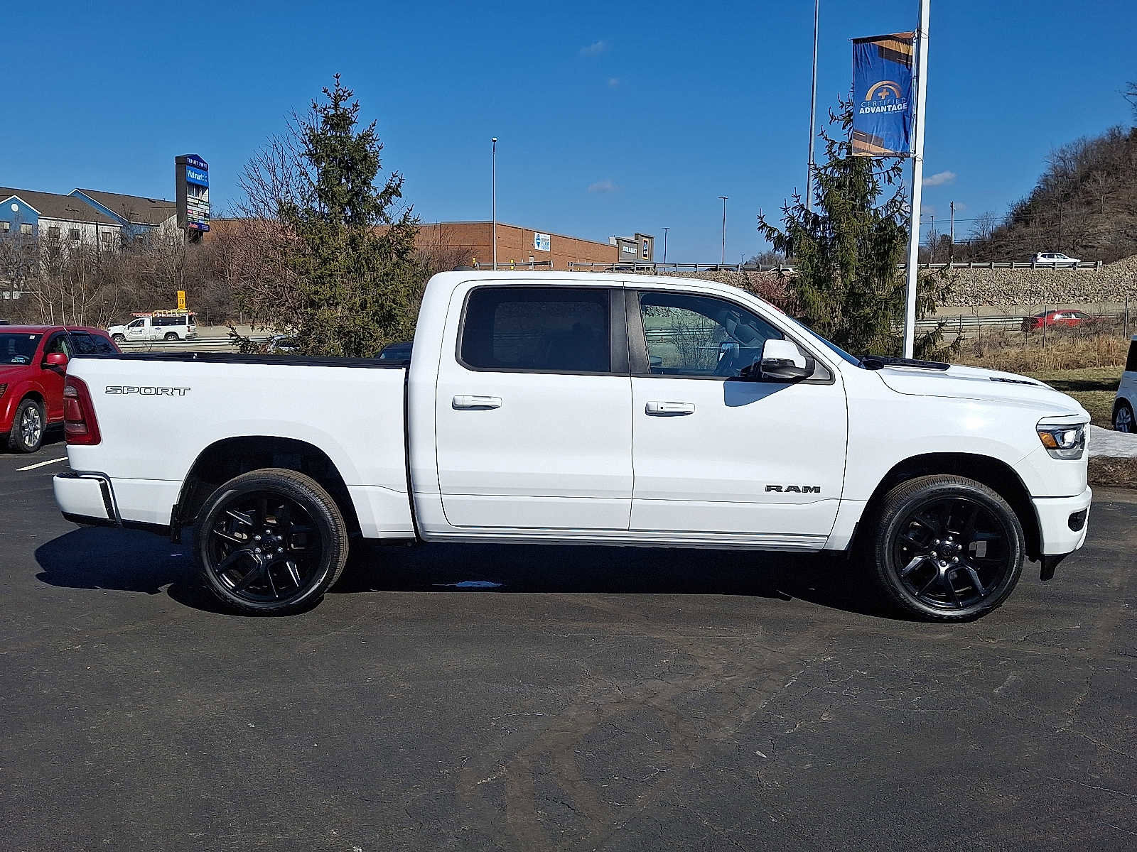 Used 2023 RAM 1500 Laramie AWD/4WD image 7