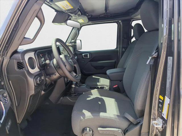 New 2025 Jeep Gladiator Sport image 4