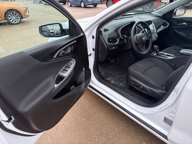 Used 2024 Chevrolet Malibu LT image 9