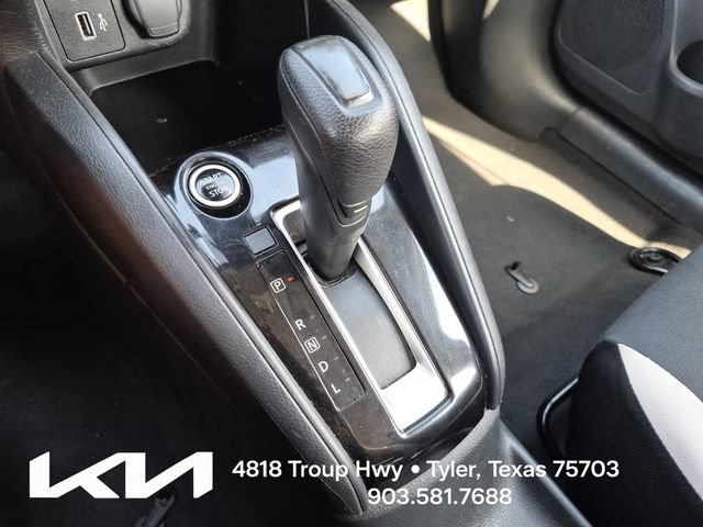 Used 2022 Nissan Versa SV FWD image 33