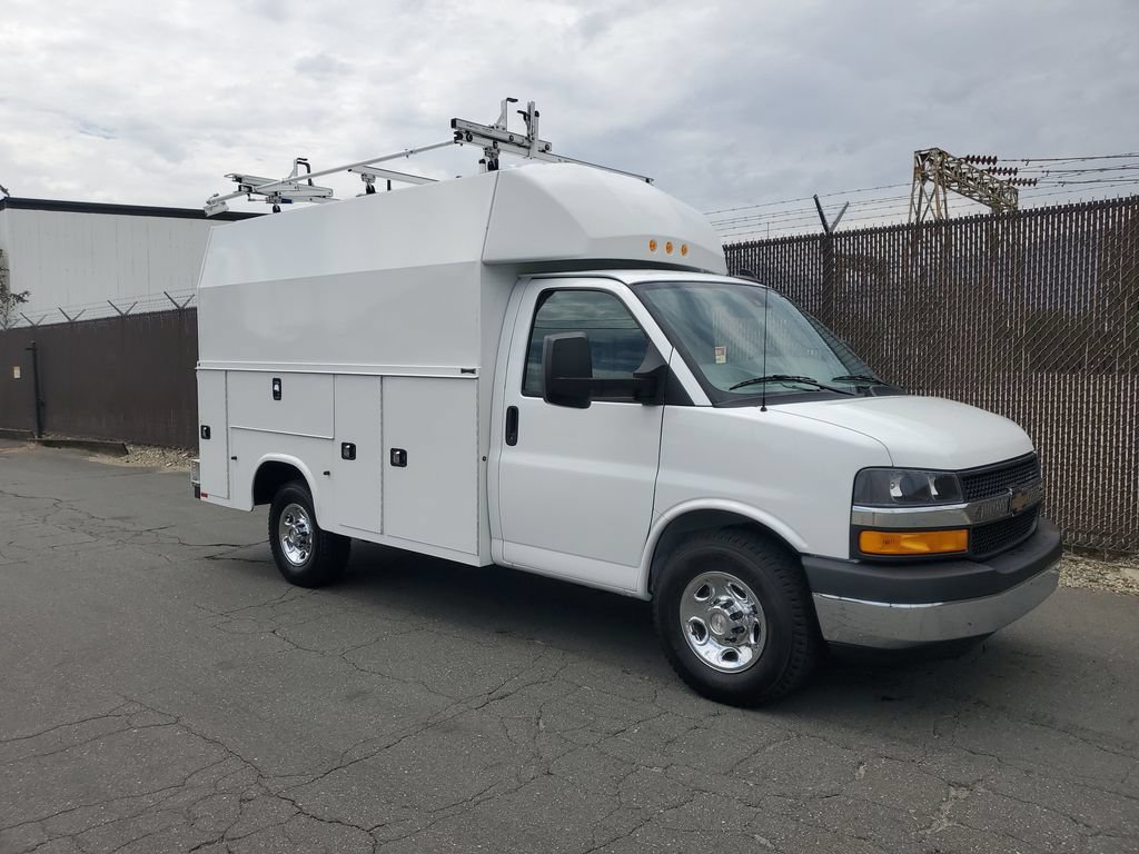 Used 2024 Chevrolet Express 3500 w/ Power Convenience Package RWD image 3