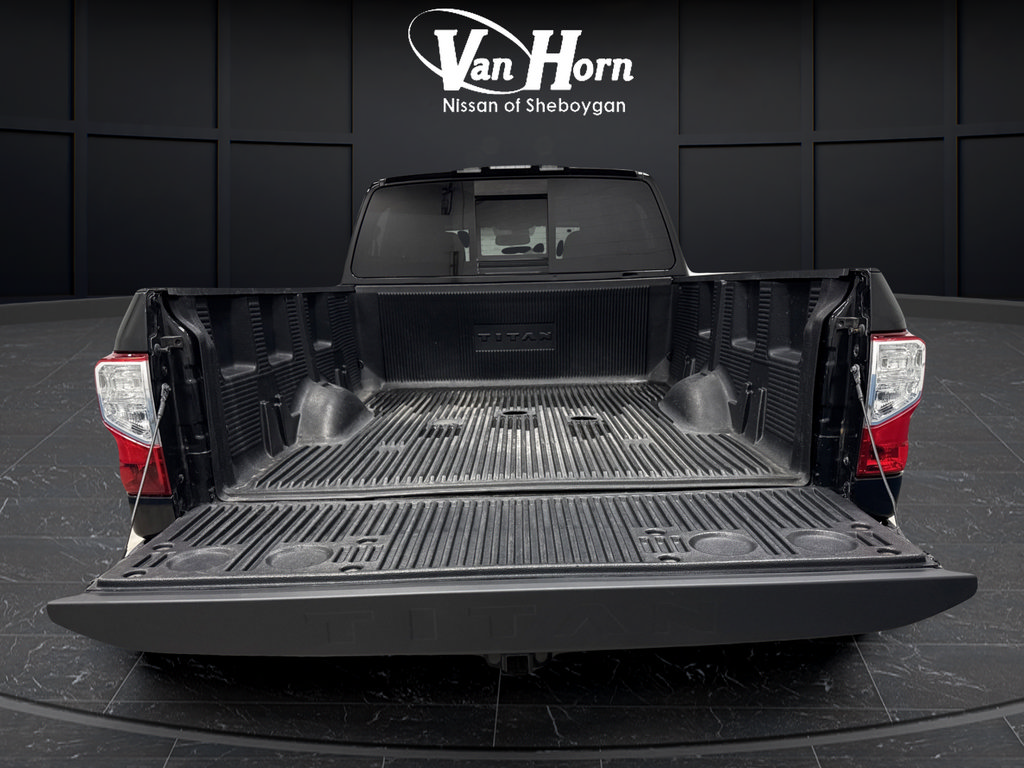 Used 2018 Nissan Titan SV w/ SV Convenience Package AWD/4WD image 14