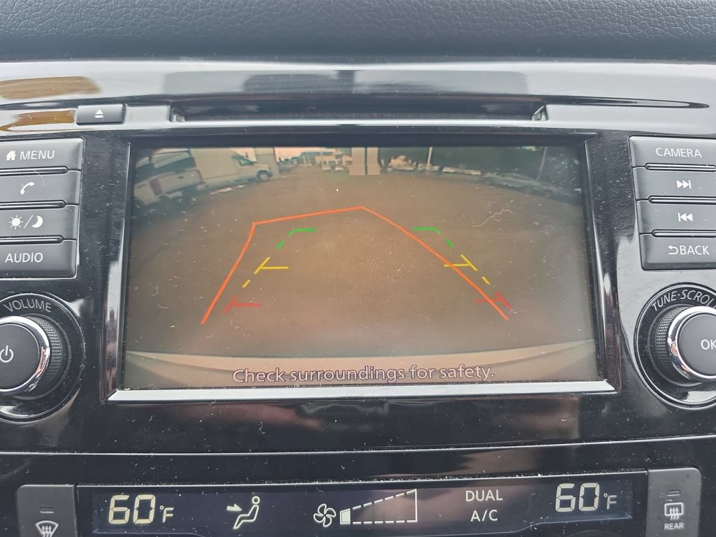 Used 2018 Nissan Rogue SV AWD/4WD image 34