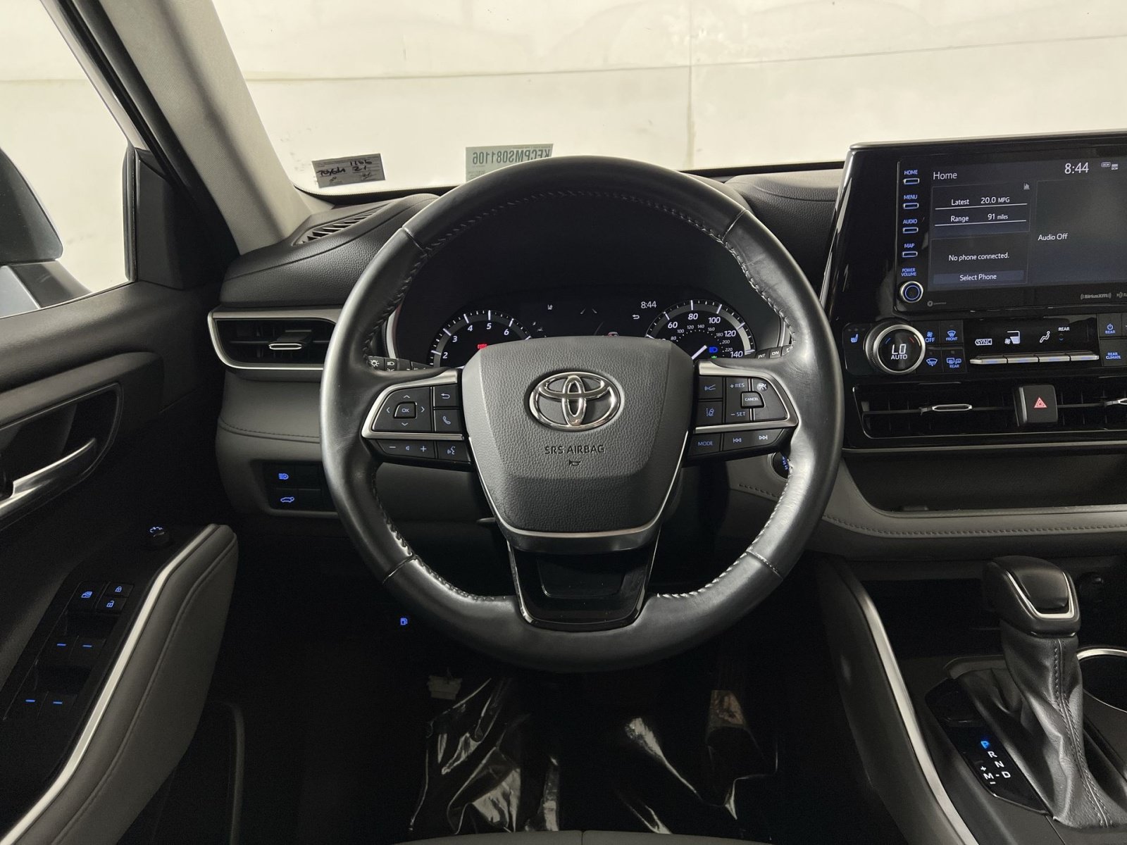 Used 2021 Toyota Highlander XLE AWD/4WD image 16