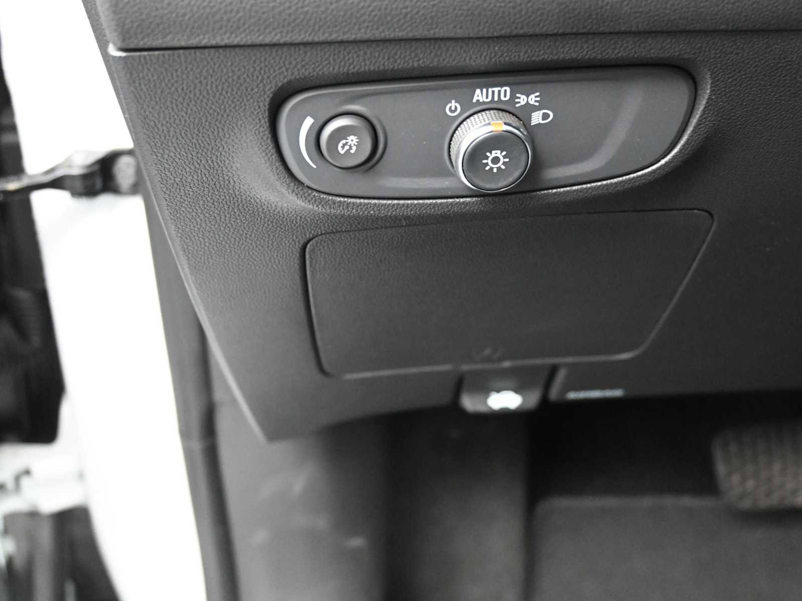 New 2025 Buick Encore GX Preferred image 11