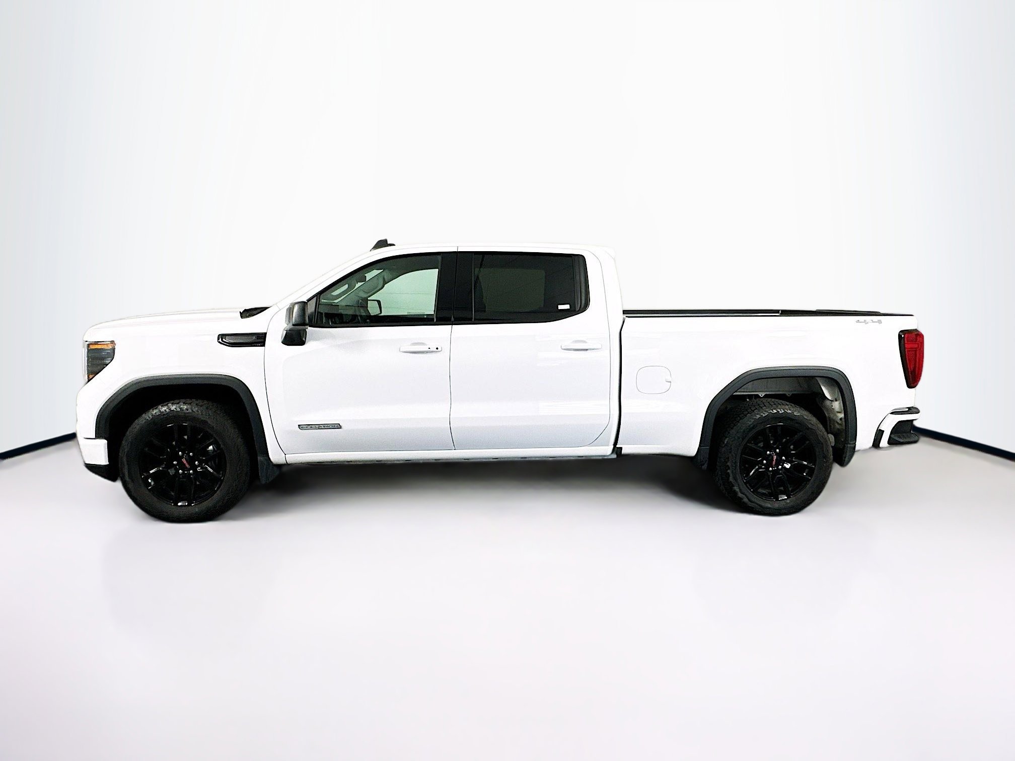 Used 2023 GMC Sierra 1500 Elevation image 4