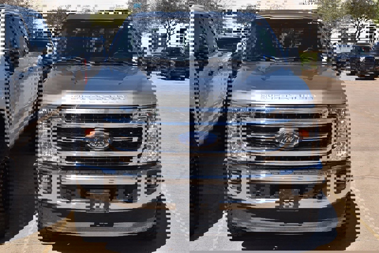 Used 2021 Ford F250 Lariat w/ Lariat Value Package image 3