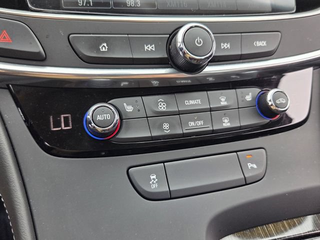 Used 2017 Buick LaCrosse Essence FWD image 23