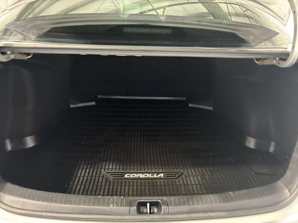Used 2020 Toyota Corolla XSE FWD image 31