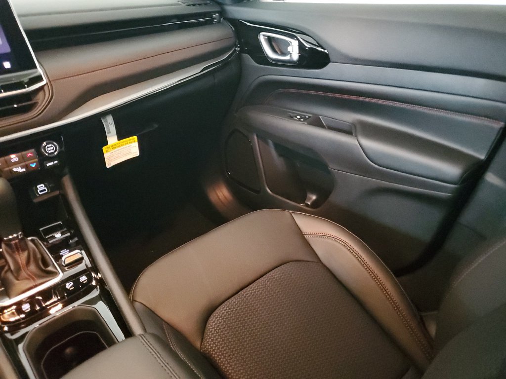 New 2026 Jeep Compass Trailhawk AWD/4WD image 22
