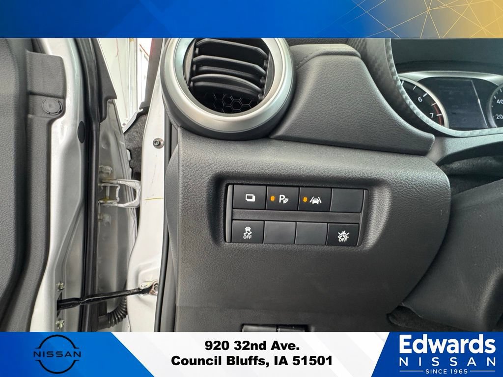 New 2025 Nissan Versa S w/ Trunk Package FWD image 18