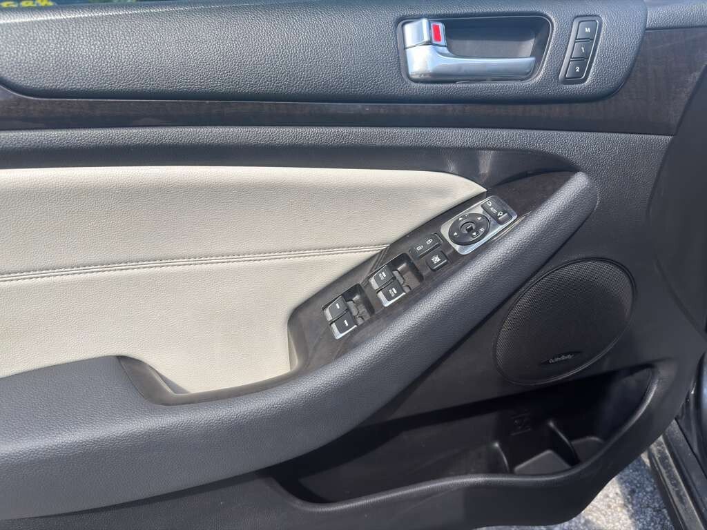 Used 2014 Kia Cadenza Premium w/ Technology Package image 6